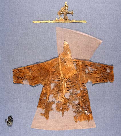 Children chemise made of fabrics imported from Spain in 1270-80, Prague castle, Photo - Cesky rozhlas