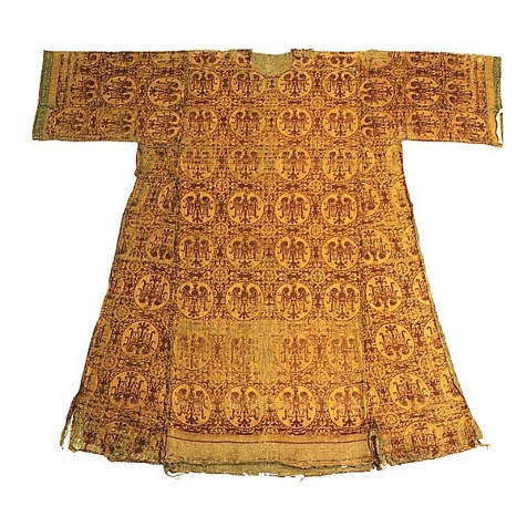 Oděv císařovny Matildy (1102-1167) uložený v Ambazack Paris Church. Zdroj: livinghistory. elizabethchadwick.blogspot.cz