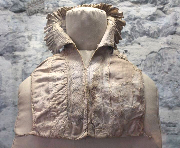 Partlet kolem r. 1560. Hällische-Fränkische Museum. Schwäbisch Hall, Německo.