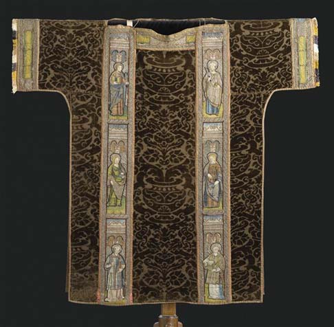 Dalmatika ze vzorovaného sametu francouzské produkce z 16. století uložená v Ecouen, Musée national de la Renaissance, zdroj Reunion dos Musees National